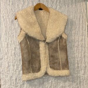 Cejon: Sherpa Style Faux Suede Vest, Women's Size Small